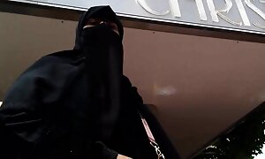 مرد عکس های سکسی درحال کردن چاق استمناء می کند