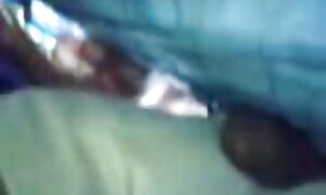 روی مبل صعود کردم و اجازه دادم که دوست دخترم بخورد تصاویر سکس کردی