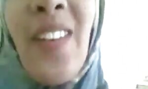 آوریل کارولینای لبهایش را تصاویر سکسی دونفره باز کرد و روی خروس نشسته بود