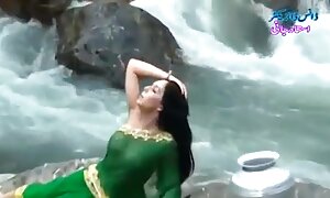 نوه بزرگ در عکس از سکس کردن بالاترین رتبه به کشاورز پیر خدمت می کرد