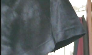 زن و شوهر عکس در حال سکس کردن پرشور هوکوپ روی میز آشپزخانه